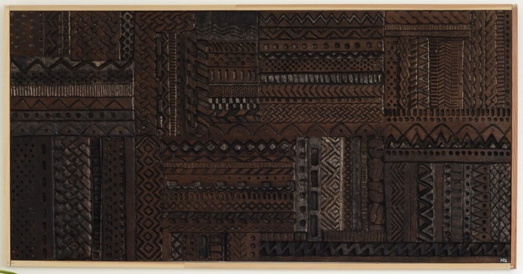 bois contreplaqué 40x80 sculpture : planche de bois contreplaqué sculpté inspiré d'un menuisier russe